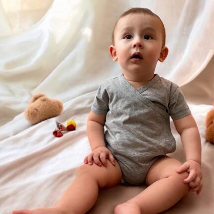 organicera organic baby short sleeve kimono body grey