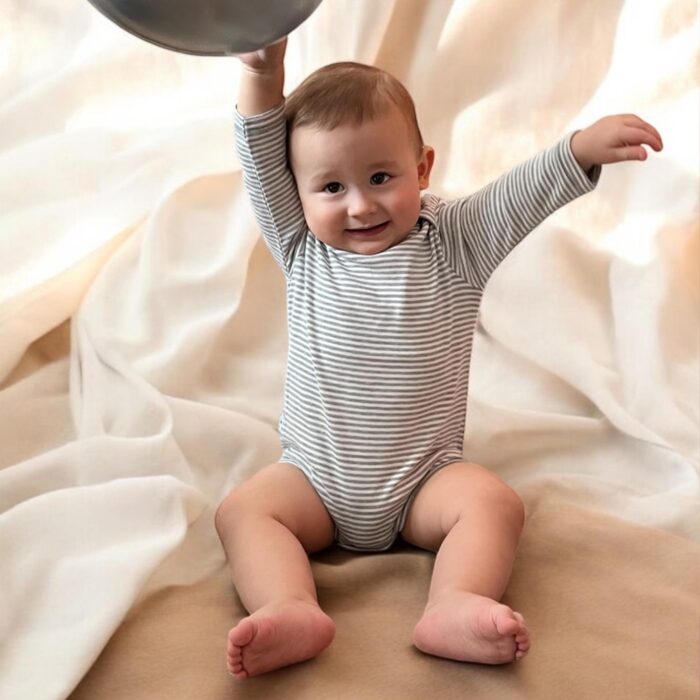 organicera_organic_bodysuit_long_sleeve_grey_striped.